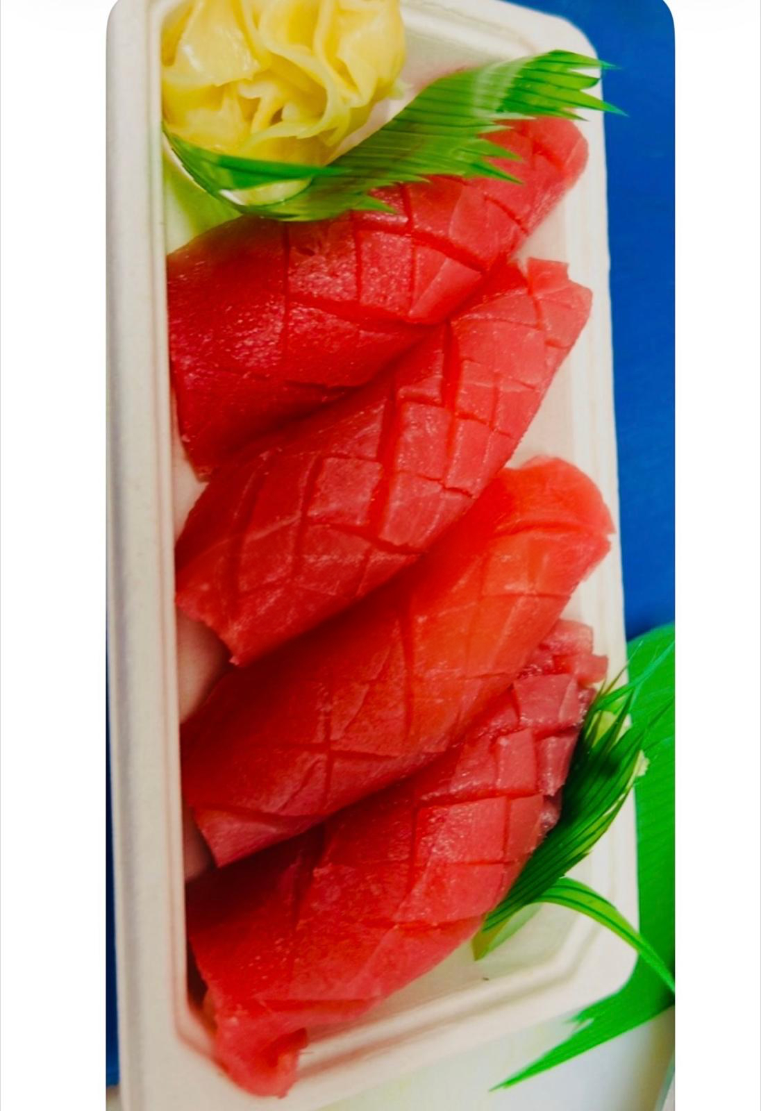 Tuna nigiri